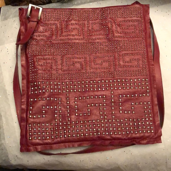 INGE RED STUDDED CROSSBODY HANDBAG. - Picture 7 of 8